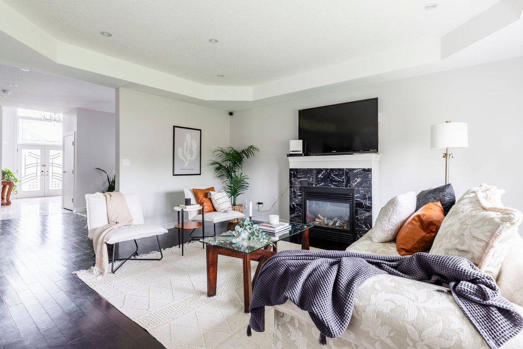 Hamilton, ON L9K 0B9,238 Fair ST