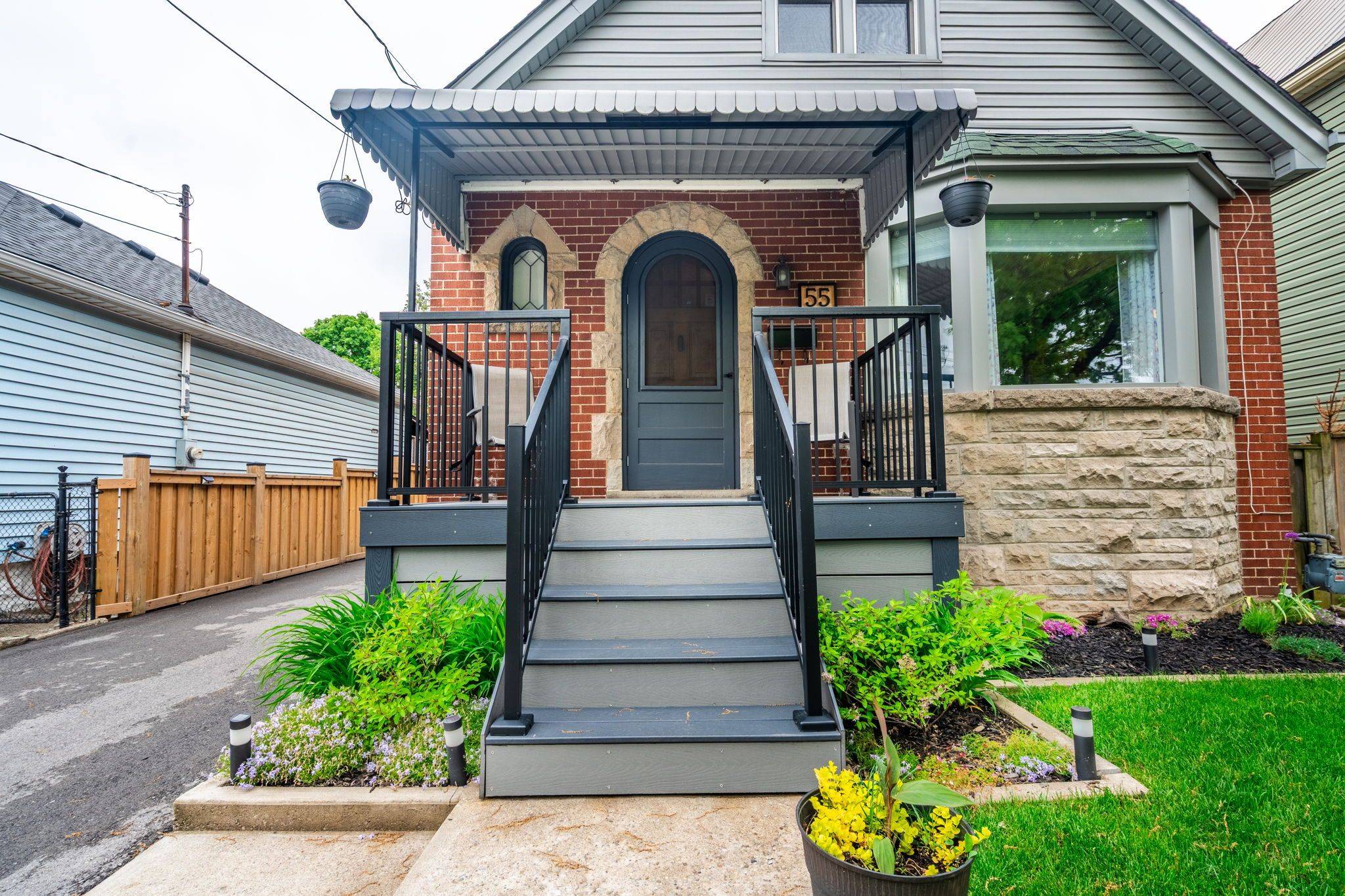 Hamilton, ON L8H 4X3,55 Harmony AVE