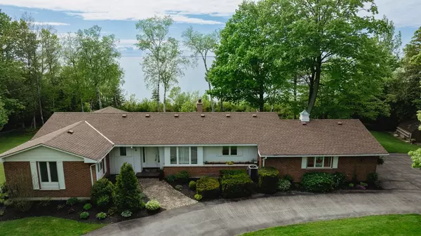 Ashfield-colborne-wawanosh, ON N7A 3Y2,82099 Sunset LN S