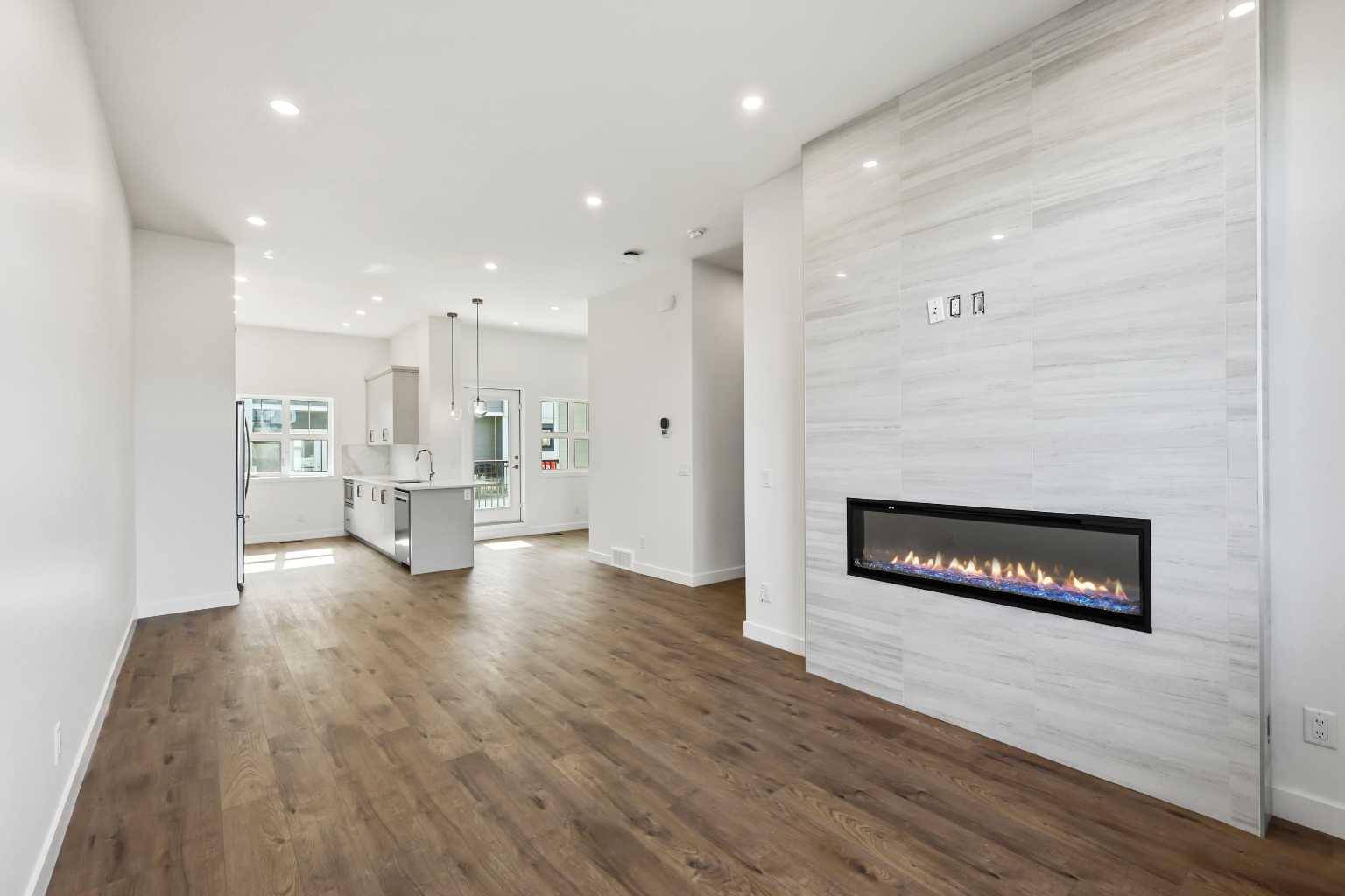 Calgary, AB T3M 2Z5,595 Mahogany RD Southeast #211