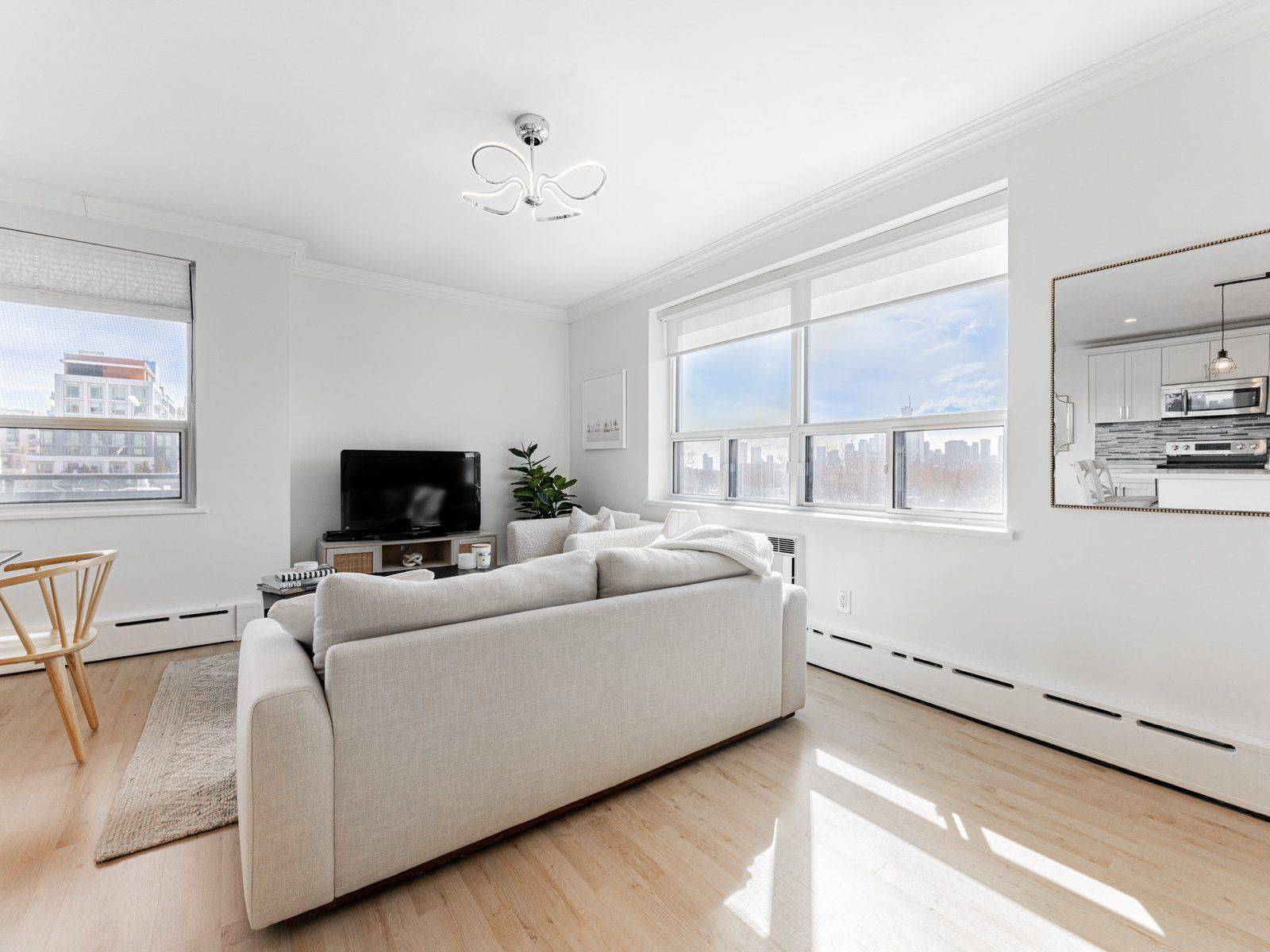 Toronto C02, ON M4V 2R6,78 Warren RD #701