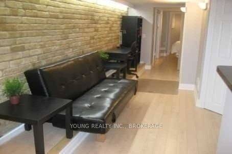 Toronto E01, ON M4K 3R9,619 Pape AVE