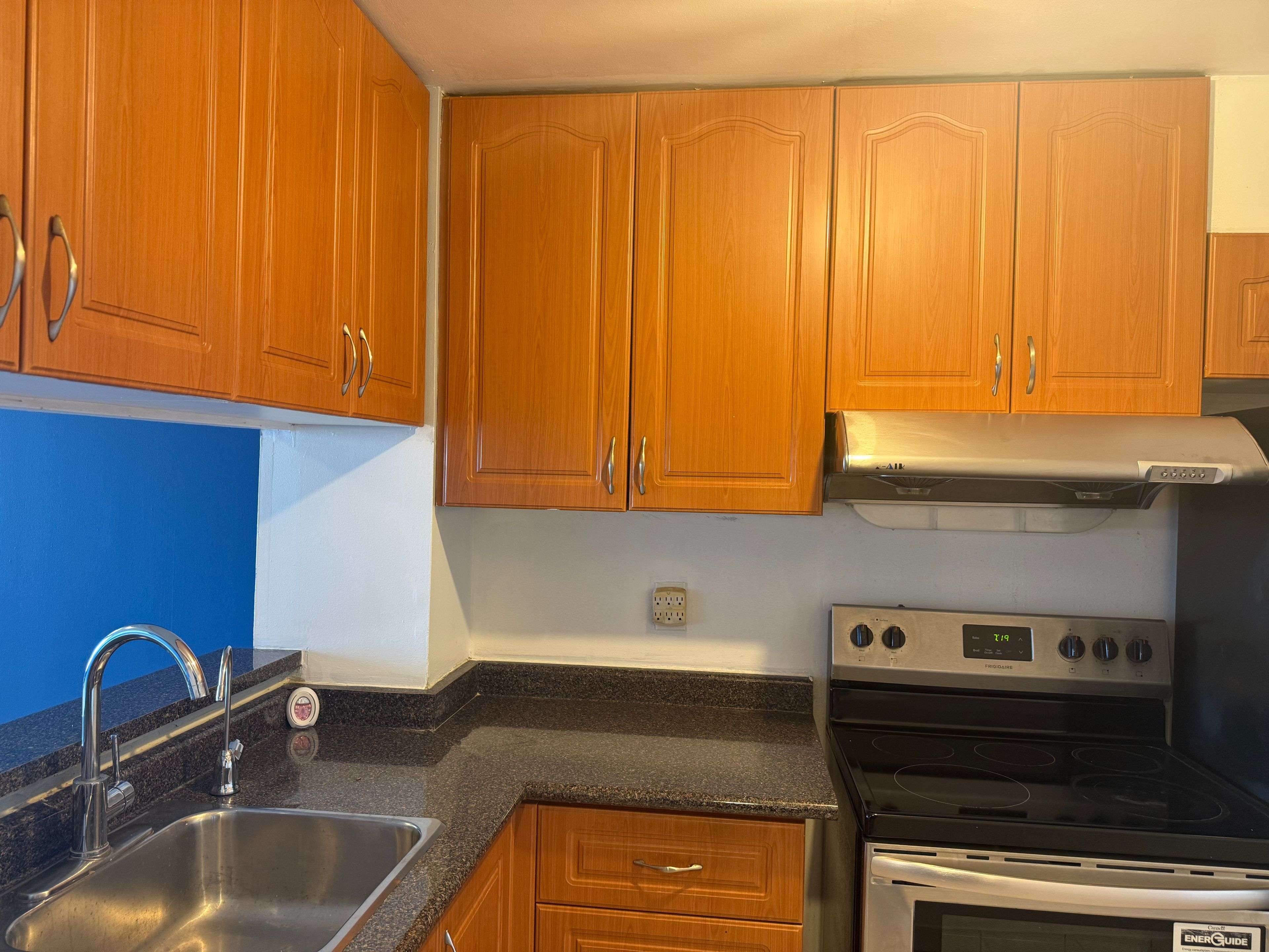 Toronto E09, ON M1E 5E6,3050 Ellesmere RD #1102