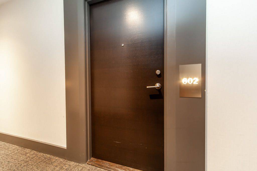 Richmond Hill, ON L4C 1Z8,8868 Yonge ST #602 E