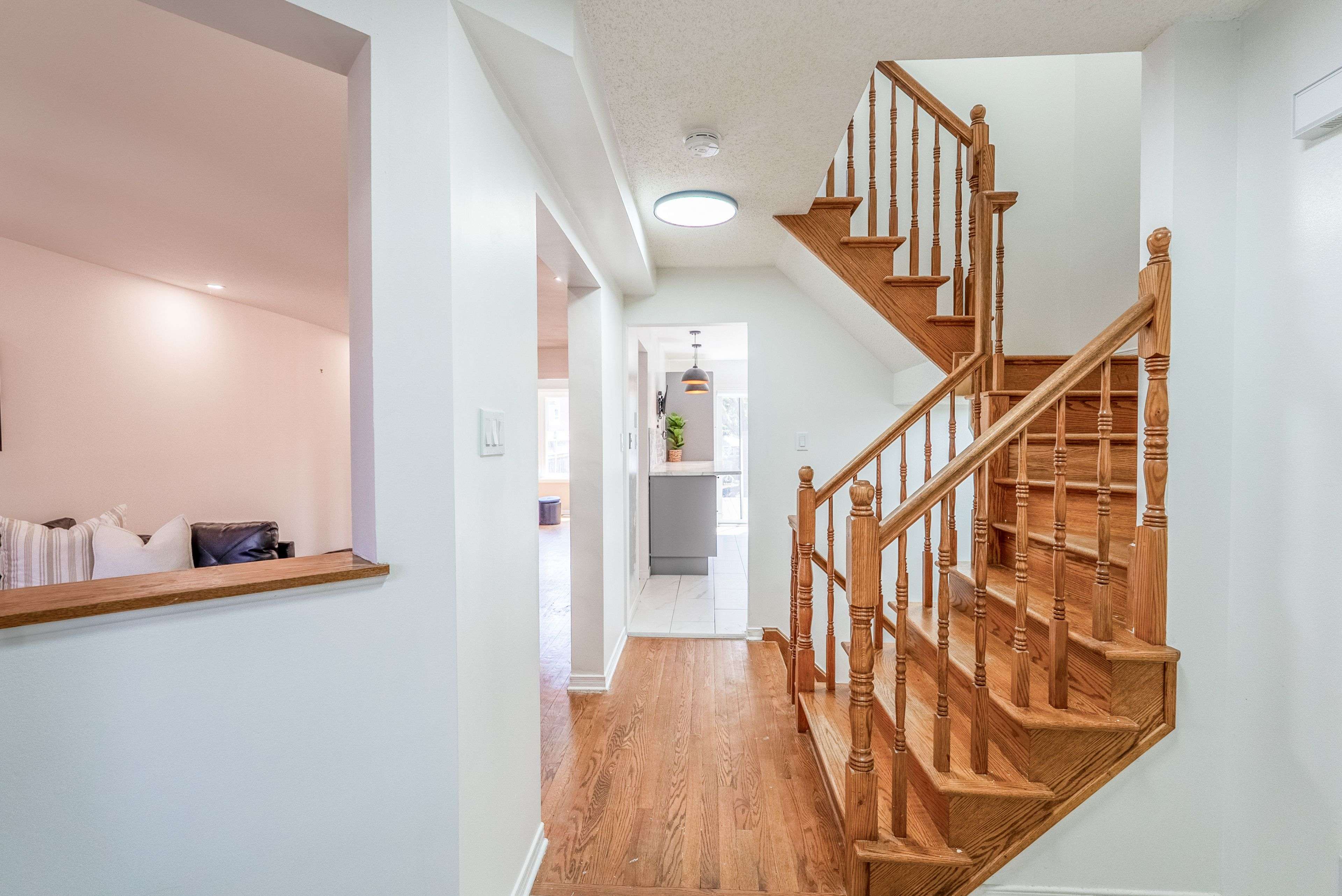 Kanata, ON K2L 4C8,34 Baton CT