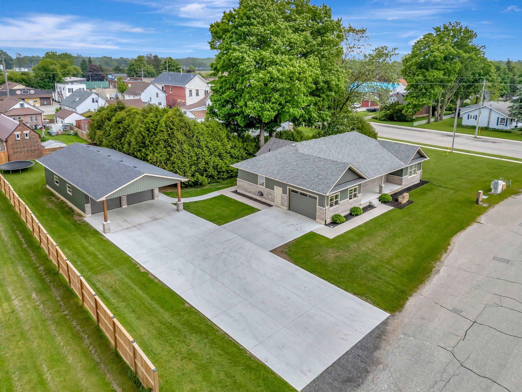 Norfolk, ON N5V 2L8,12 Albert ST