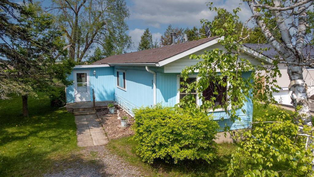 Kawartha Lakes, ON K9V 4R1,14 Hill ST