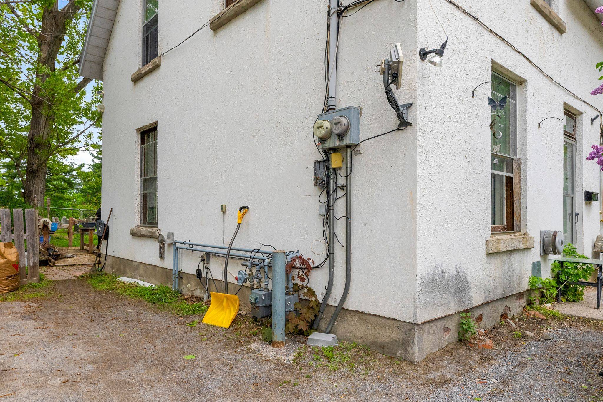 Arnprior, ON K7S 1Z8,11 Lake ST
