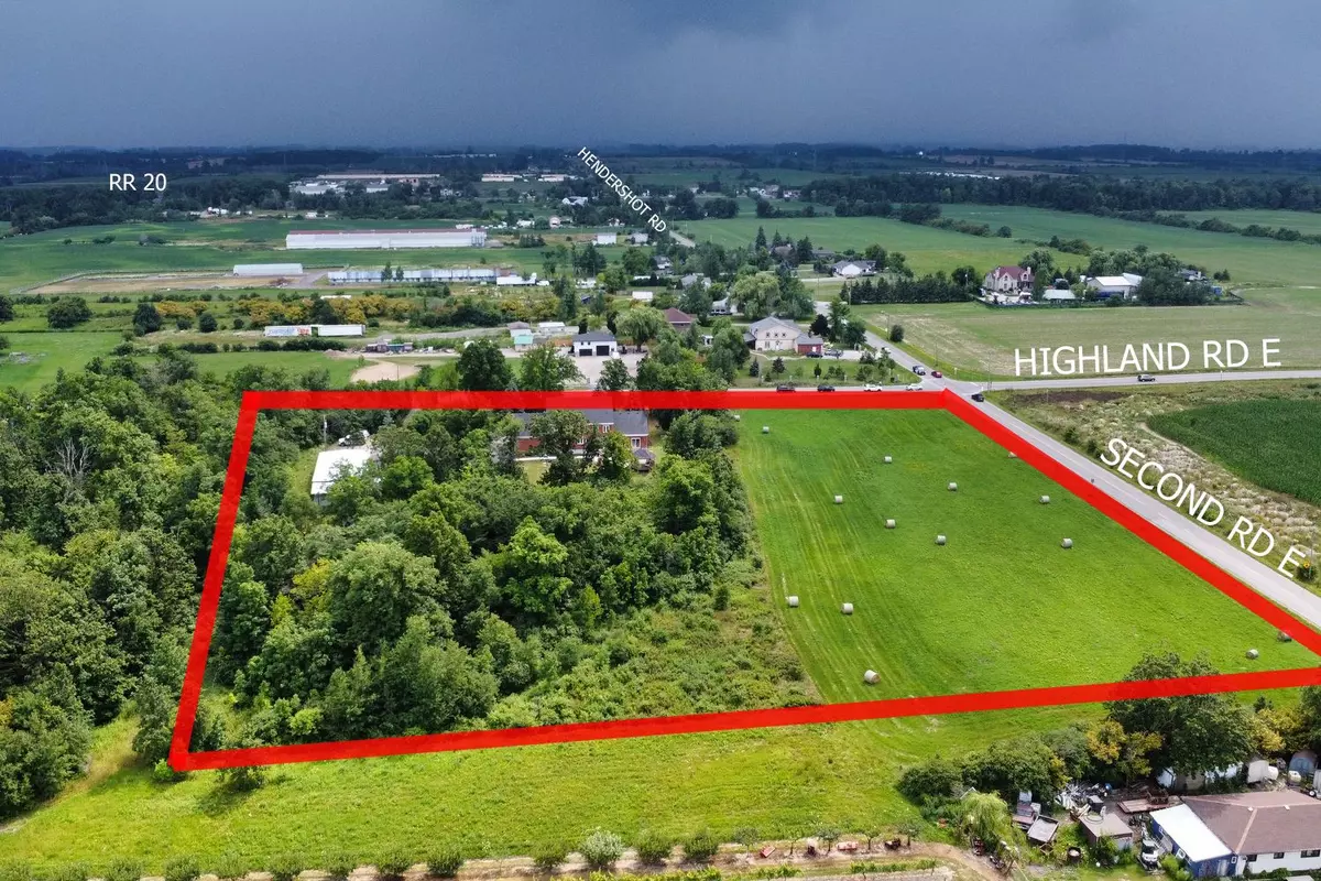 Hamilton, ON L8J 3E6,237 Highland RD E