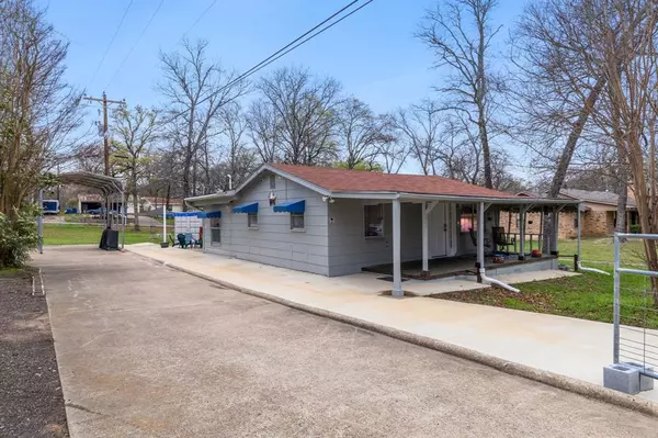 Tool, TX 75143,1016 Woodland Trail