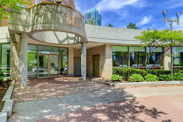 Toronto C11, ON M3C 3P5,215 Wynford DR #407