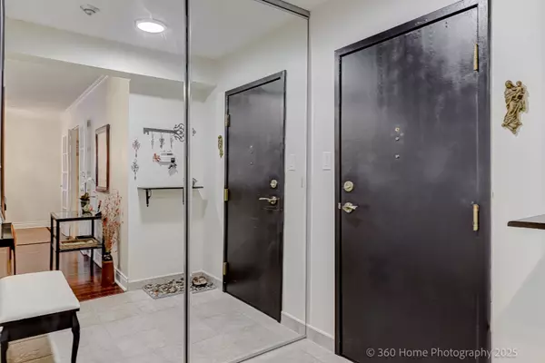 Toronto C11, ON M3C 3P5,215 Wynford DR #407