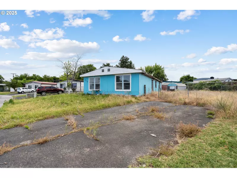 1175 SW SANDY DR, Hermiston, OR 97838