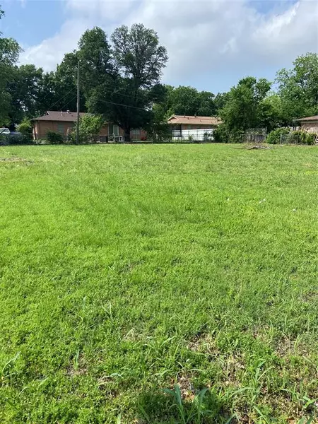 5428 Stephanie Drive, Haltom City, TX 76117