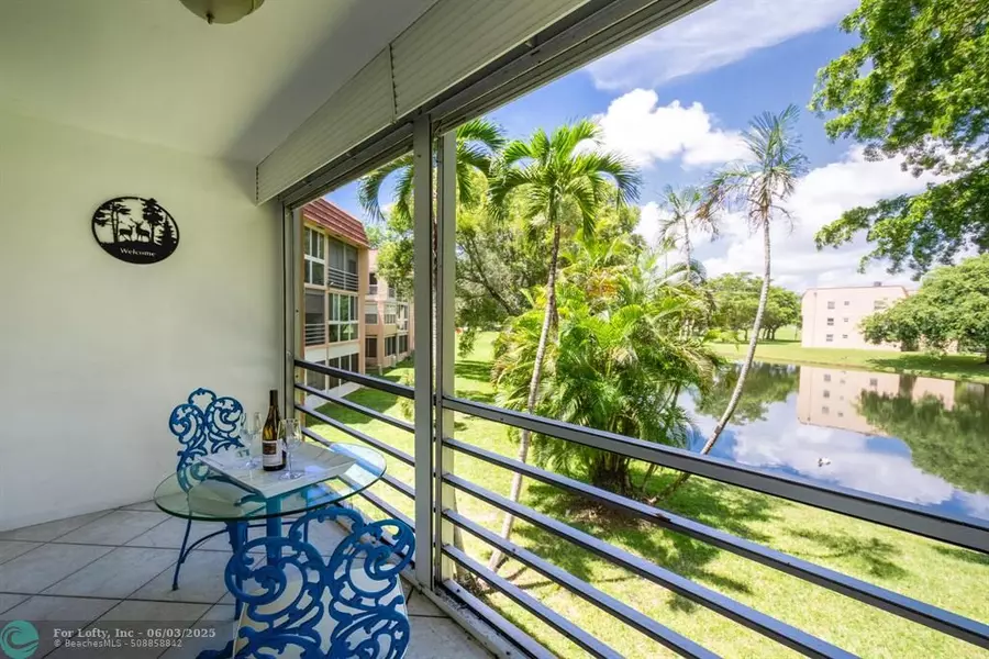 9301 Sunrise Lakes Blvd #207, Sunrise, FL 33322