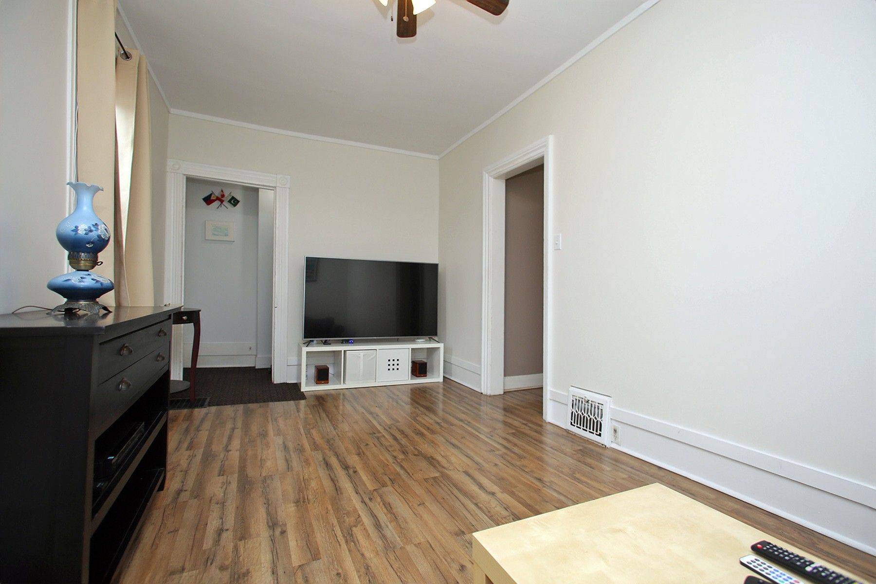 Oshawa, ON L1H 4N7,217 Celina ST