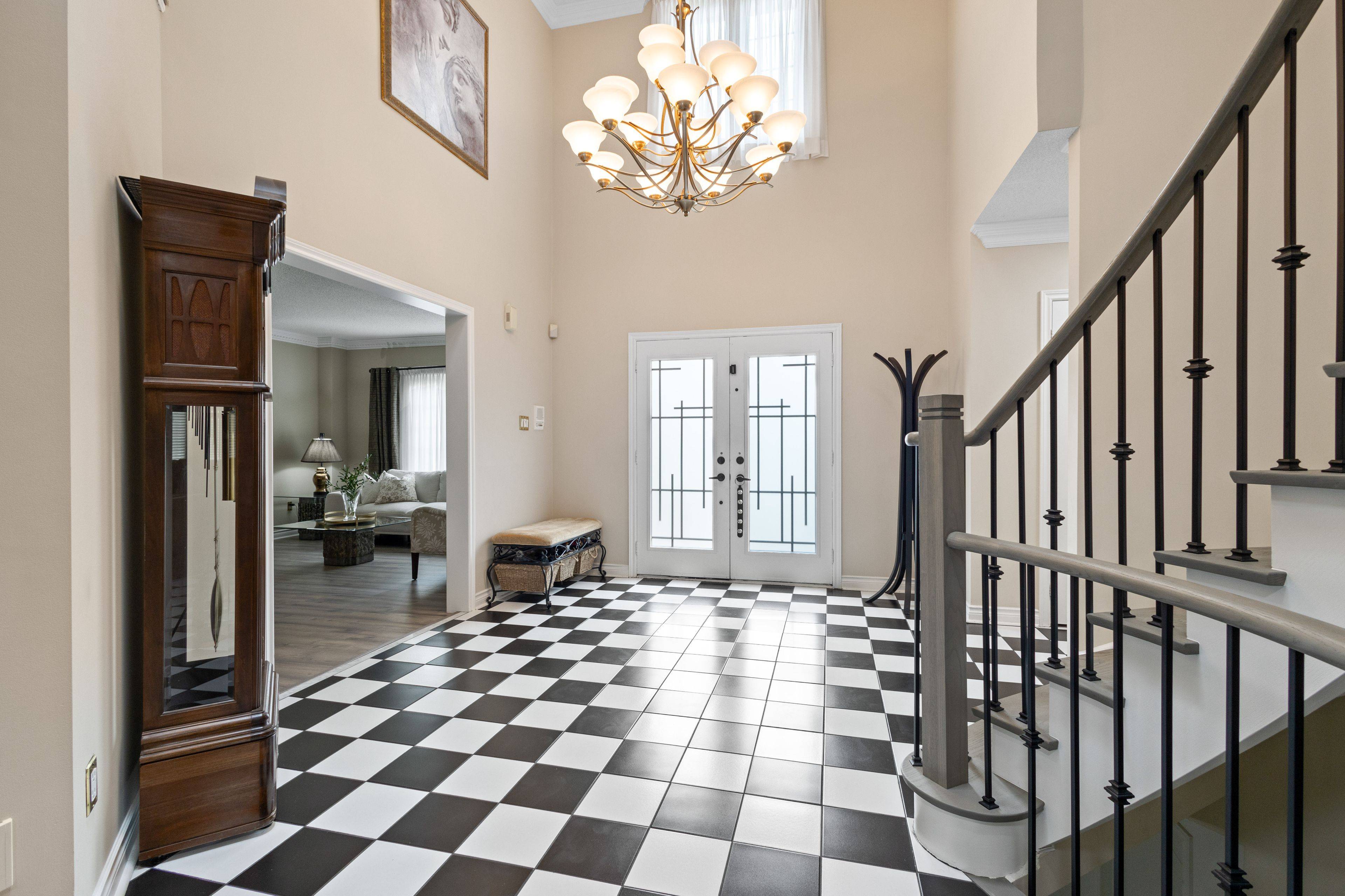 Mississauga, ON L5M 4Y6,5465 Shorecrest CRES