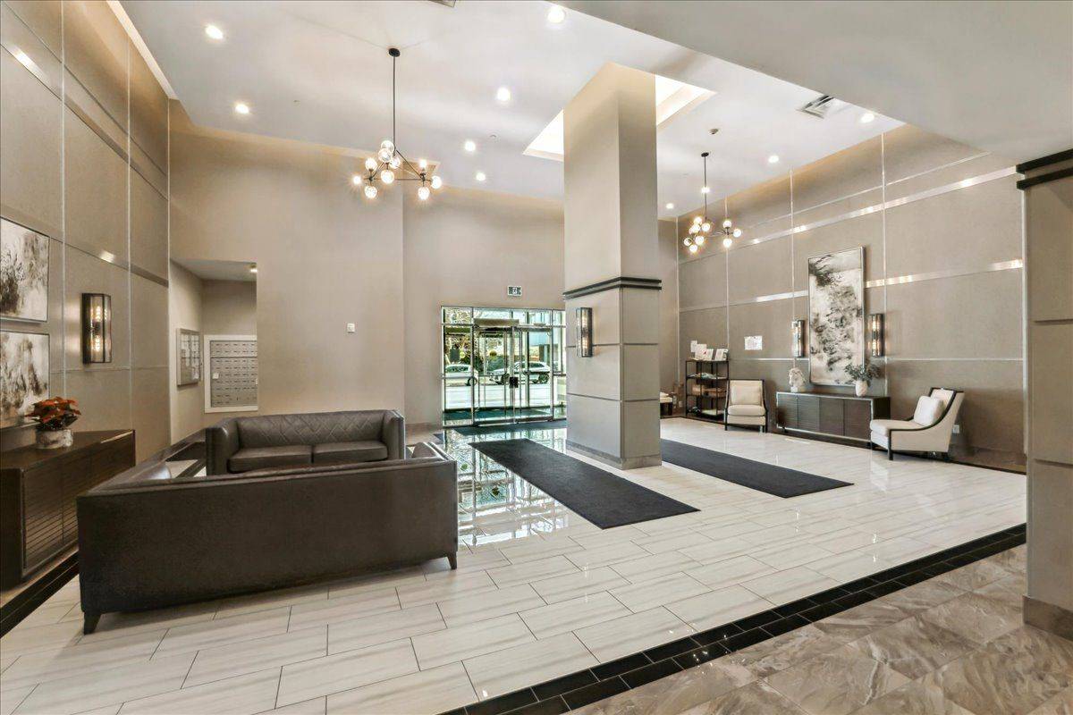 Oakville, ON L6M 4J2,2486 Old Bronte RD #815