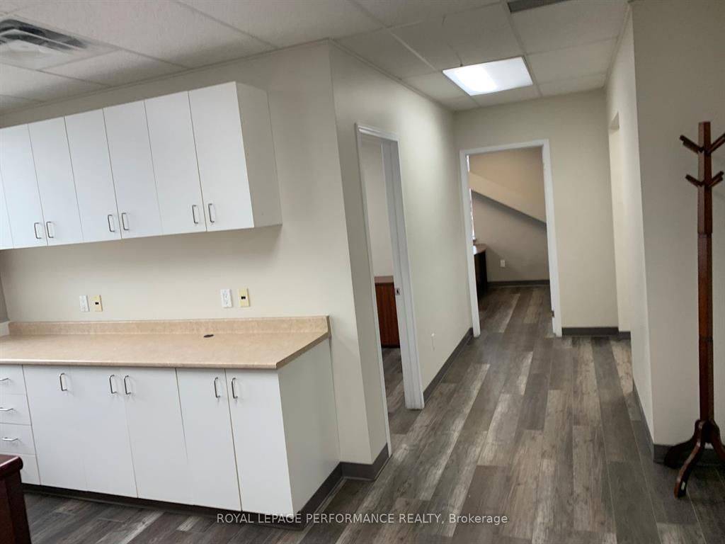 Meadowlands - Crestview And Area, ON K2G 3H9,1390 Clyde AVE #205
