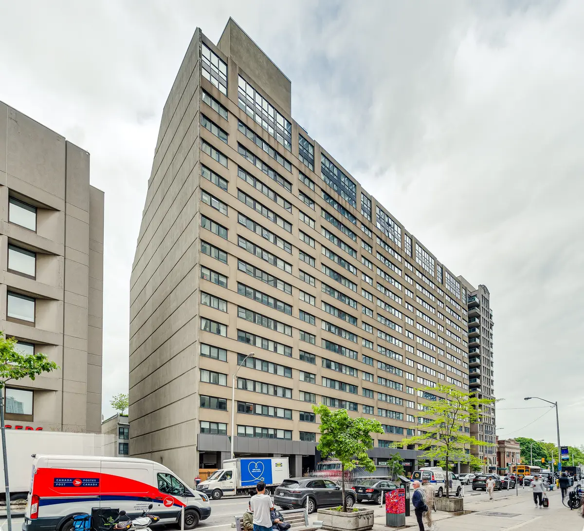 Toronto C09, ON M4W 3M3,360 Bloor ST E #806