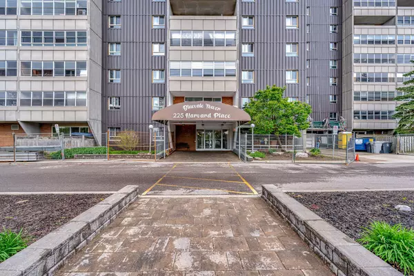 225 Harvard PL #804, Waterloo, ON N2J 4H4