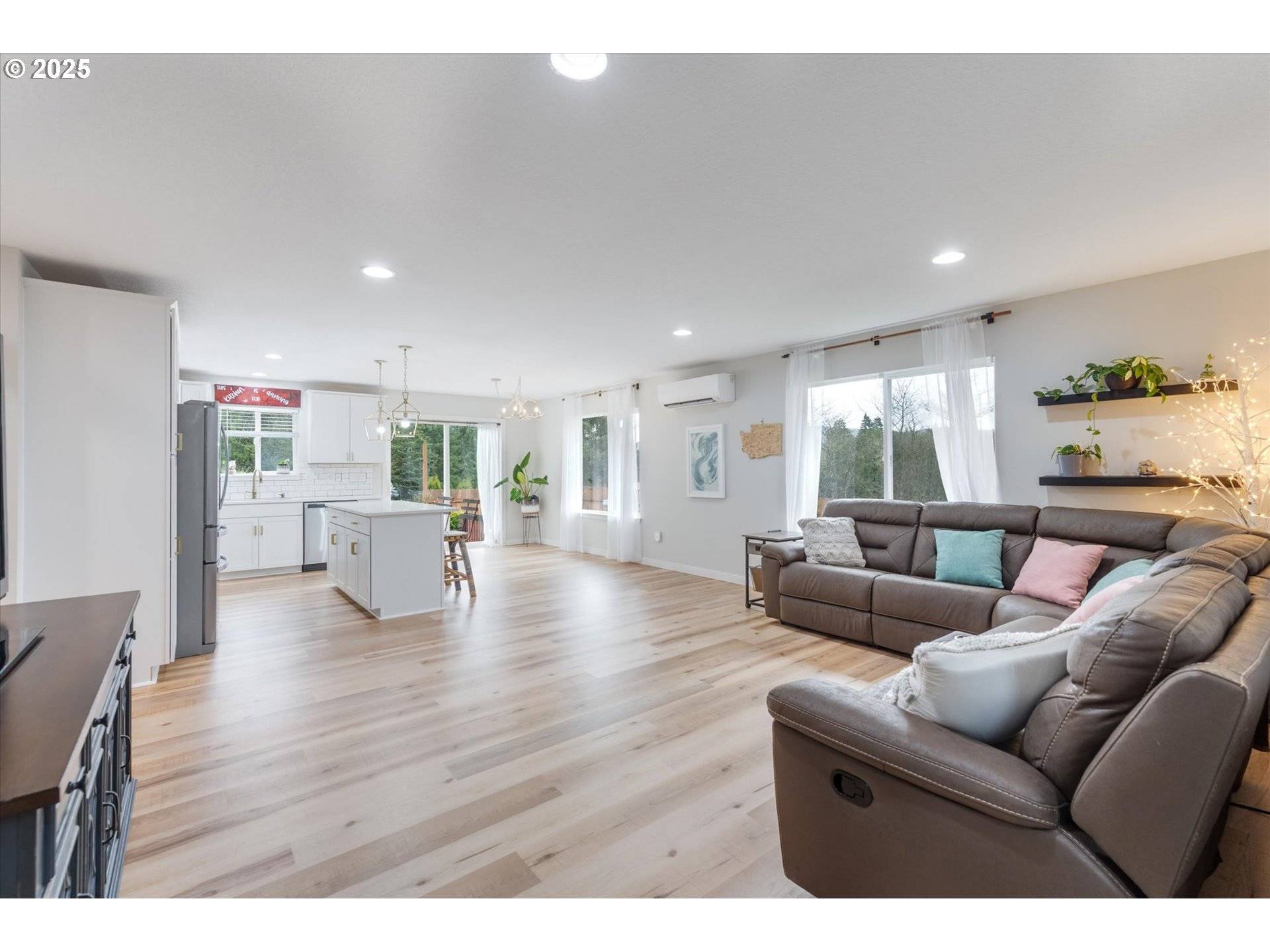 Castle Rock, WA 98611,110 AXIS RD
