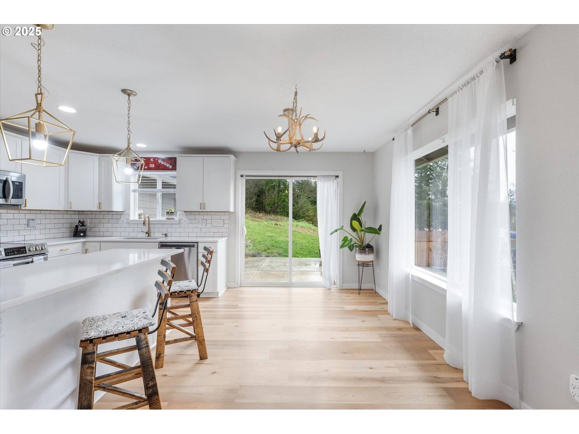 Castle Rock, WA 98611,110 AXIS RD