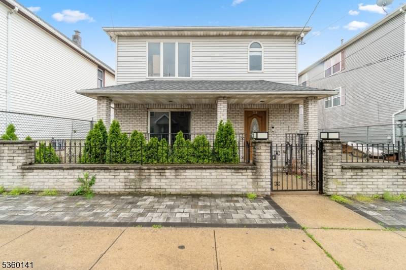 230 Florida St, Elizabeth City, NJ 07206