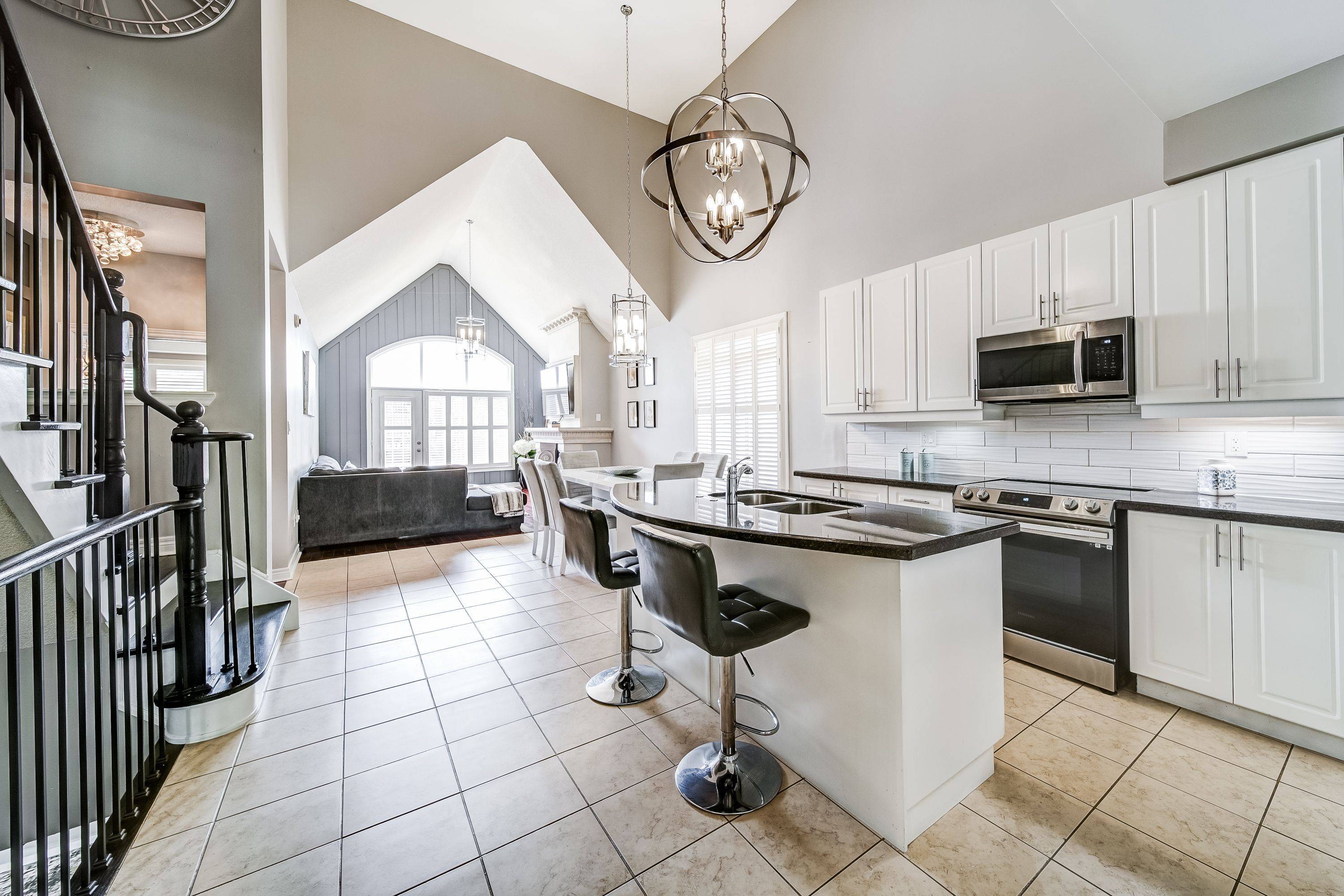Bradford West Gwillimbury, ON L3Z 0E4,81 Corwin DR