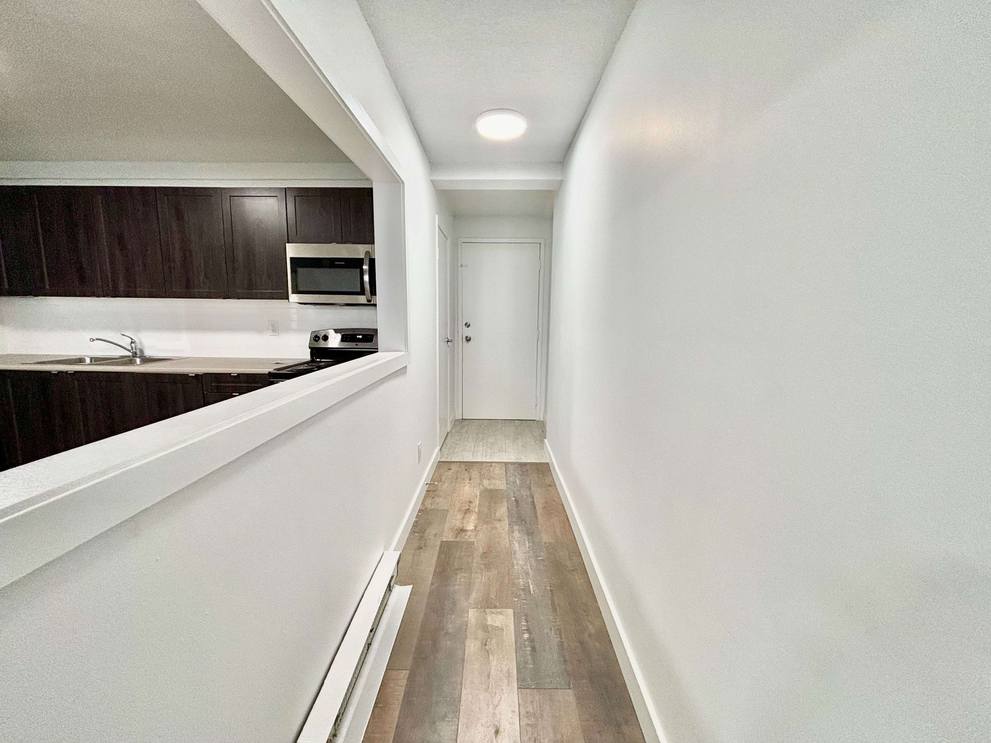 Toronto W04, ON M6B 3P9,2475 Dufferin ST ##B