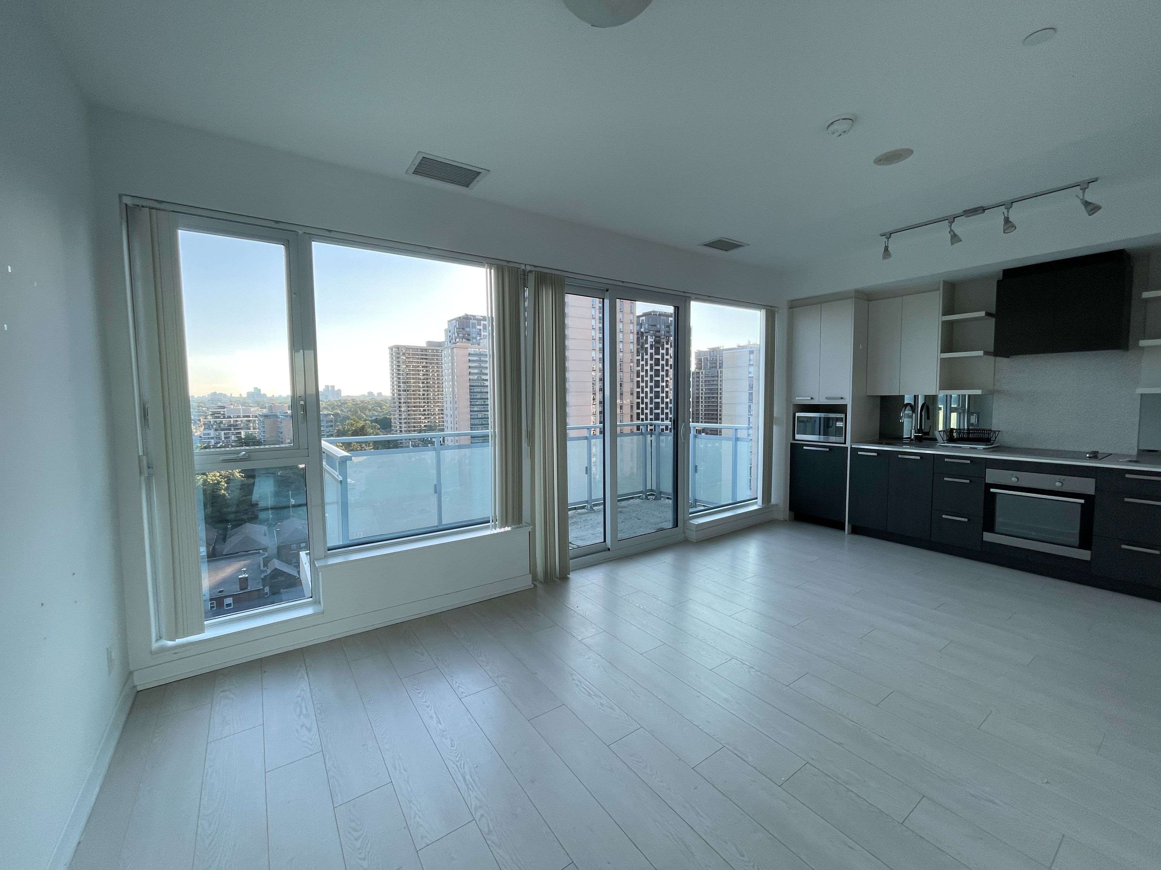 Toronto W02, ON M6P 3K6,1830 Bloor ST W #1214