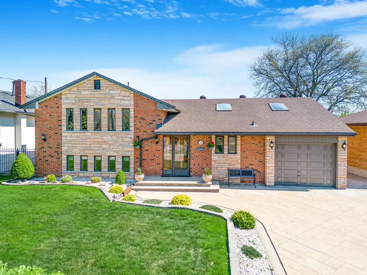 Mississauga, ON L5N 1B7,62 Swanhurst BLVD