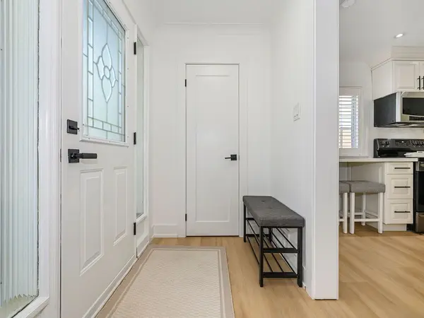 Toronto W10, ON M9W 2E9,95 Clearbrooke CIR