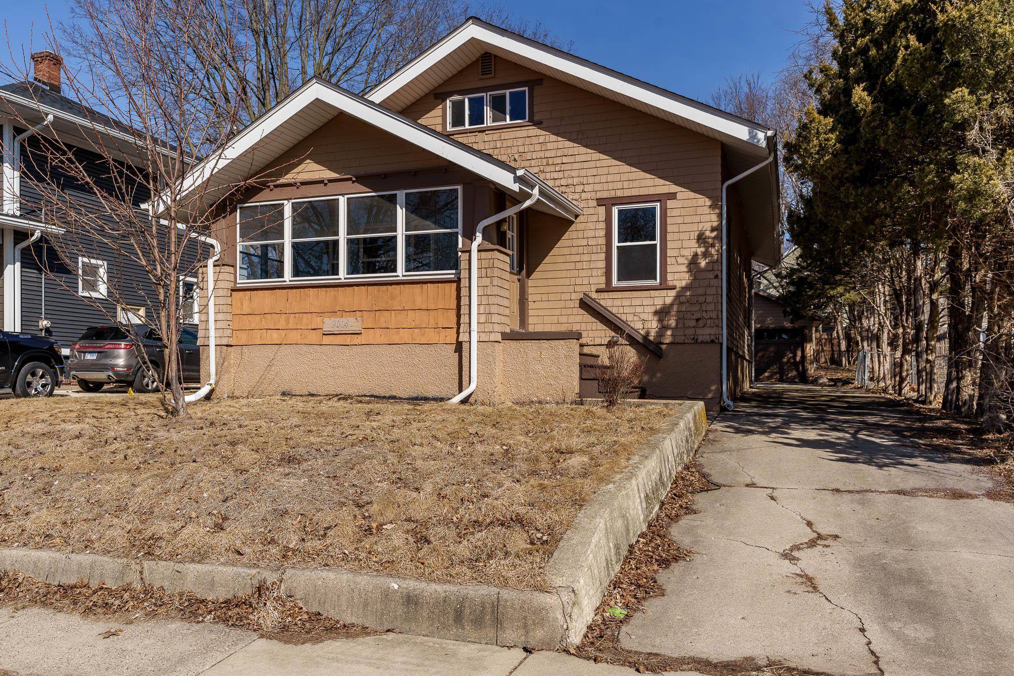 2004 Hutchins Avenue, Rockford, IL 61104