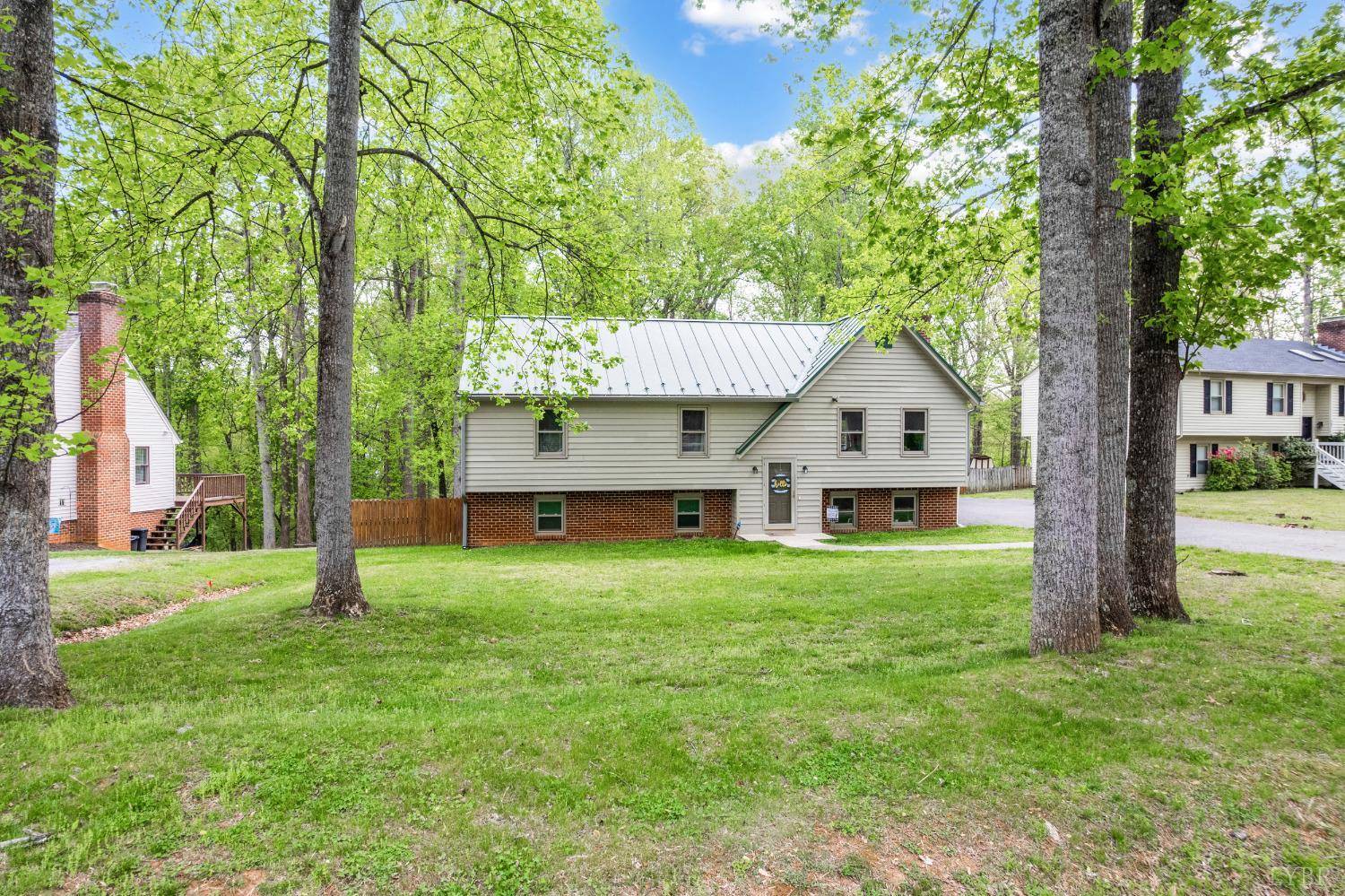 400 Cambridge DR, Lynchburg, VA 24502