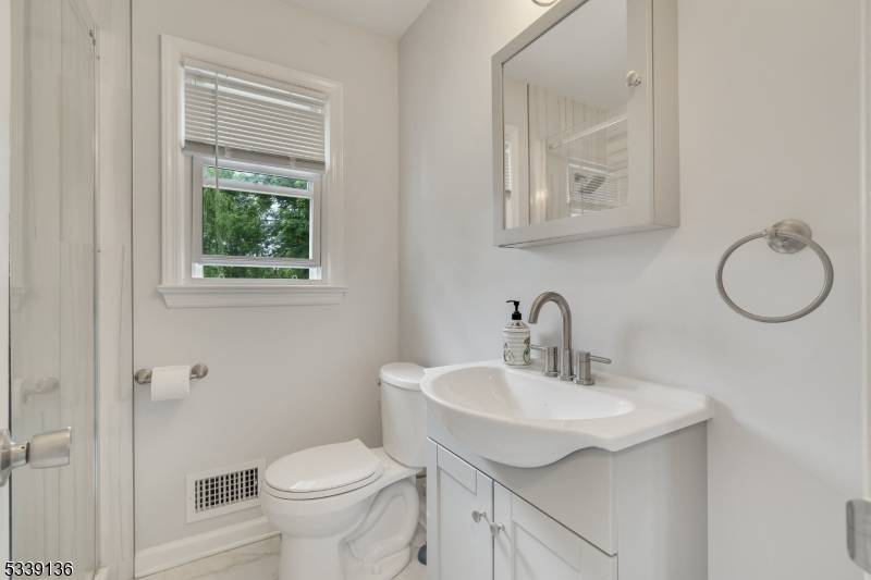 Manville Boro, NJ 08835,166 E Camplain Rd