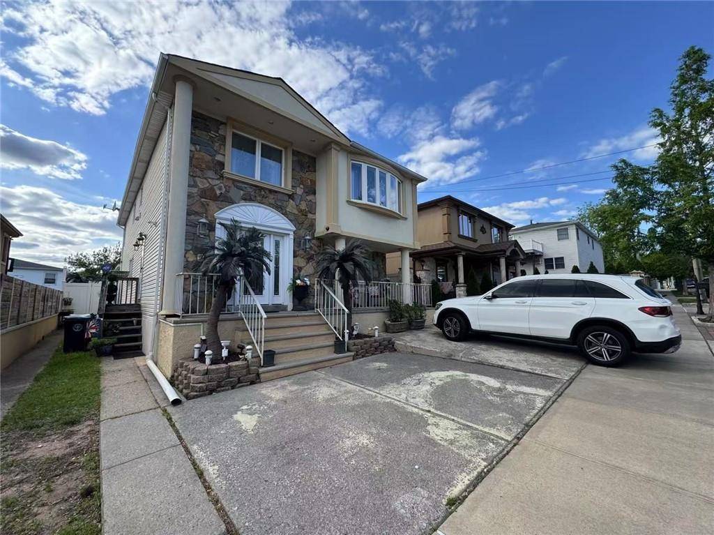 New Springville, NY 10314,48 Draper PL