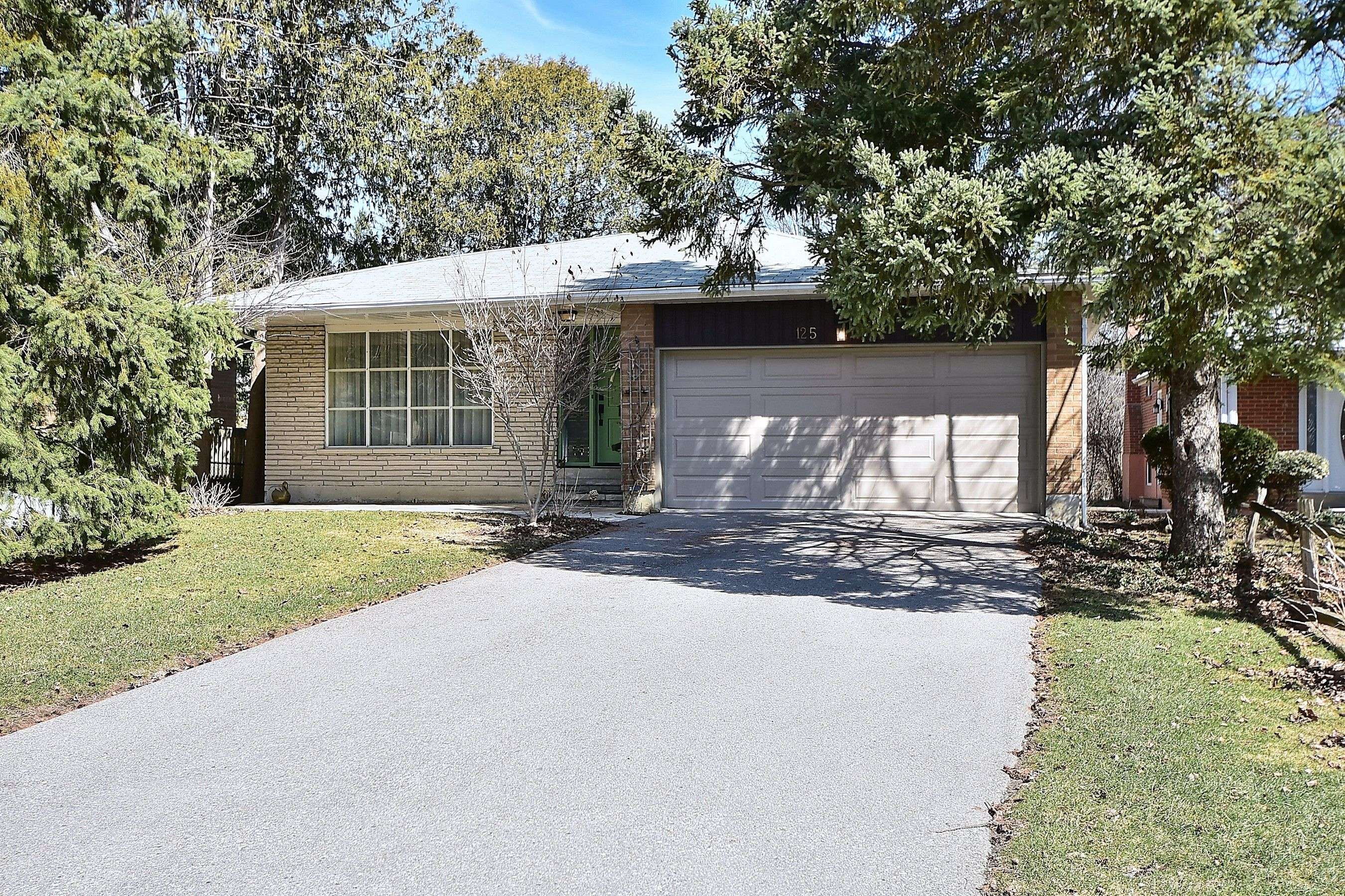 Markham, ON L3R 1T1,125 Fred Varley DR