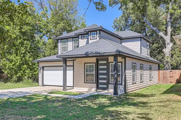 Waxahachie, TX 75165,112 McClain Street
