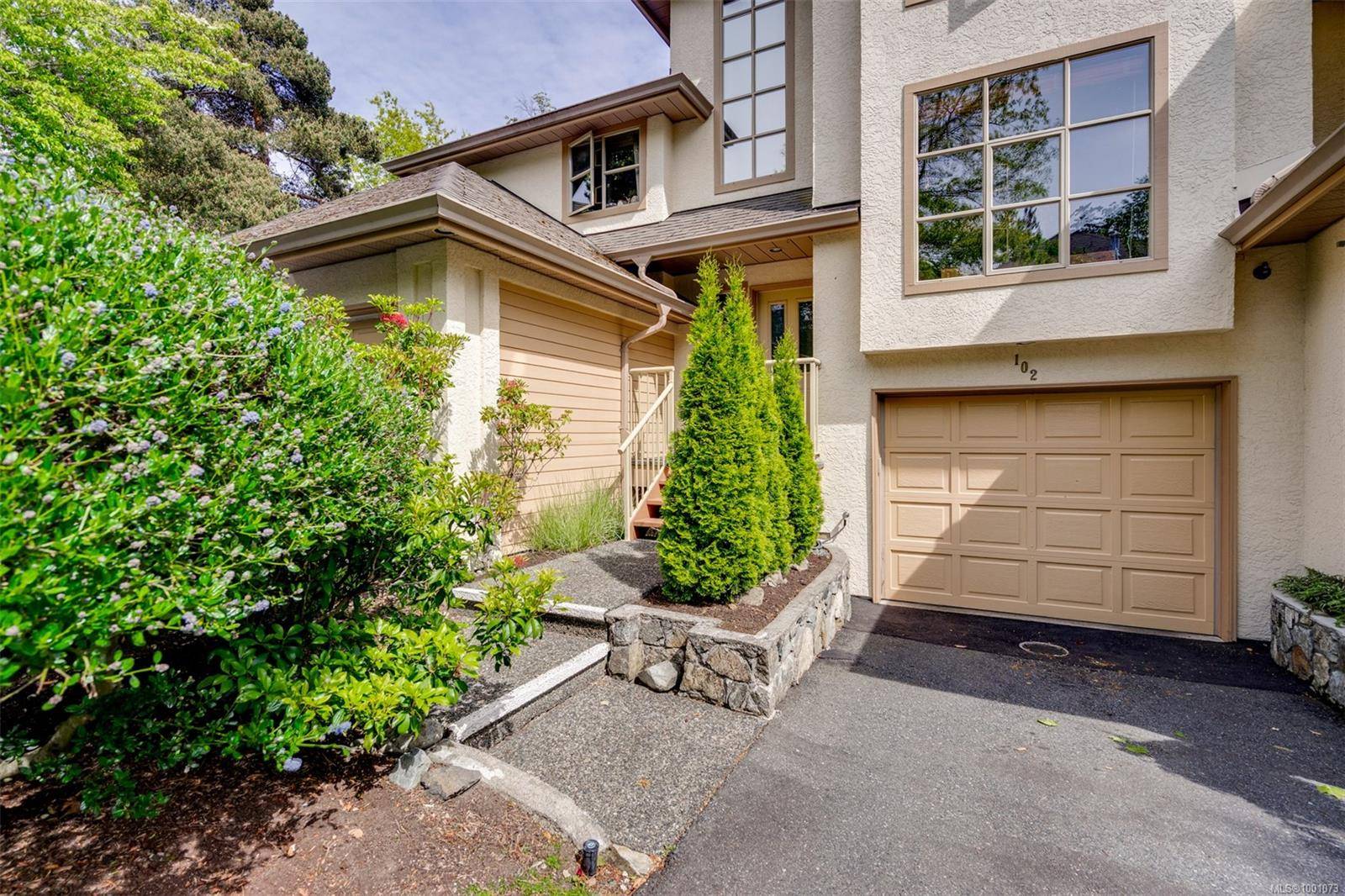 Saanich, BC V8Z 7J1,510 Marsett Pl #102