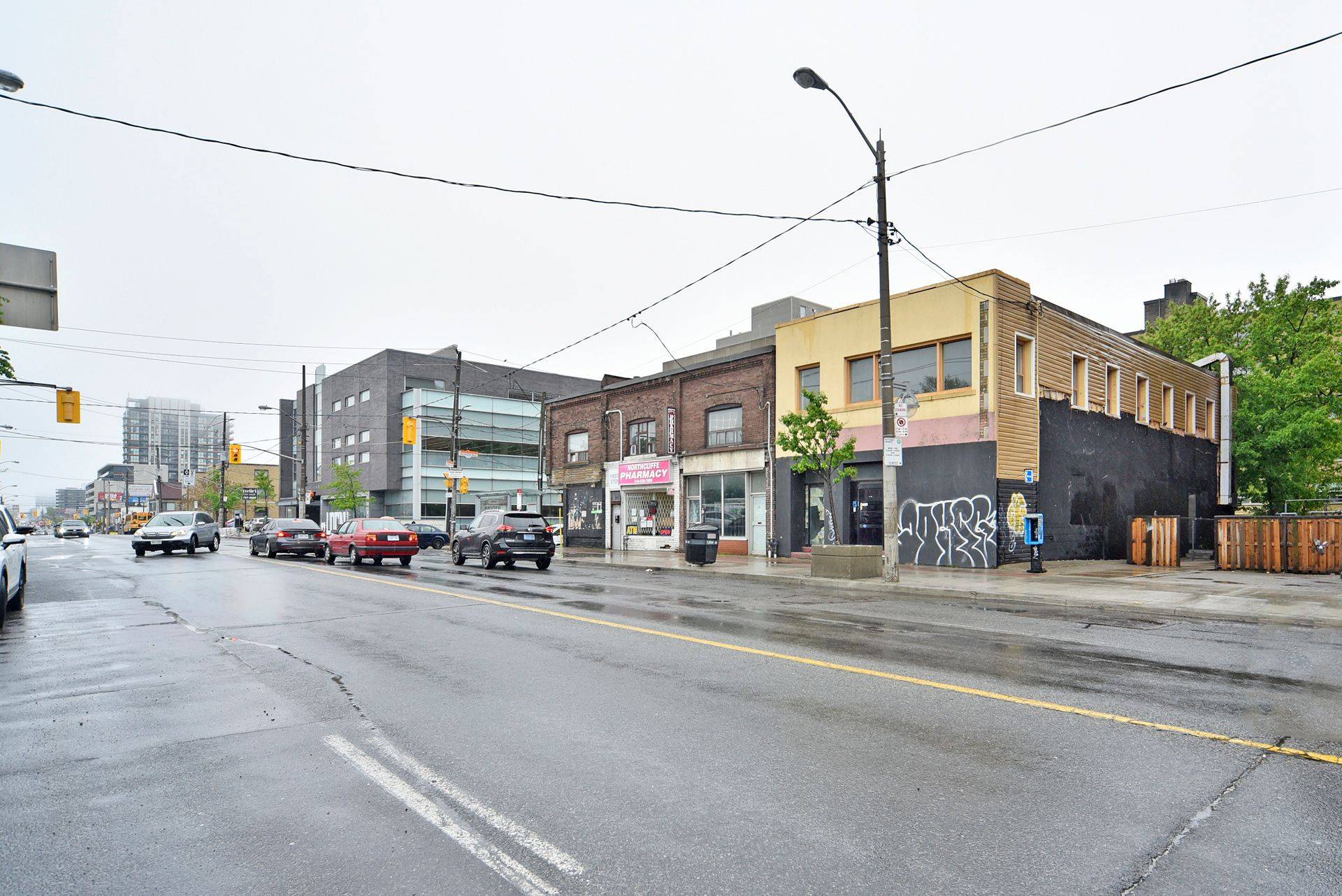 Toronto C03, ON M6E 2H7,1747 - 1757 Eglinton AVE W