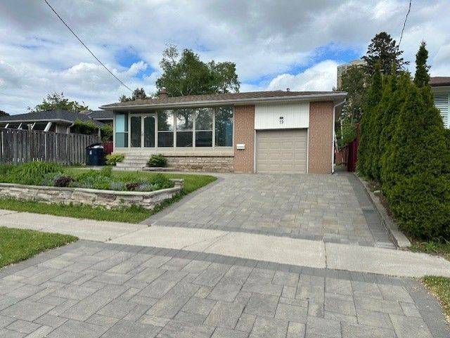 19 Flavian CRES,  Toronto C15,  ON M2H 1V8