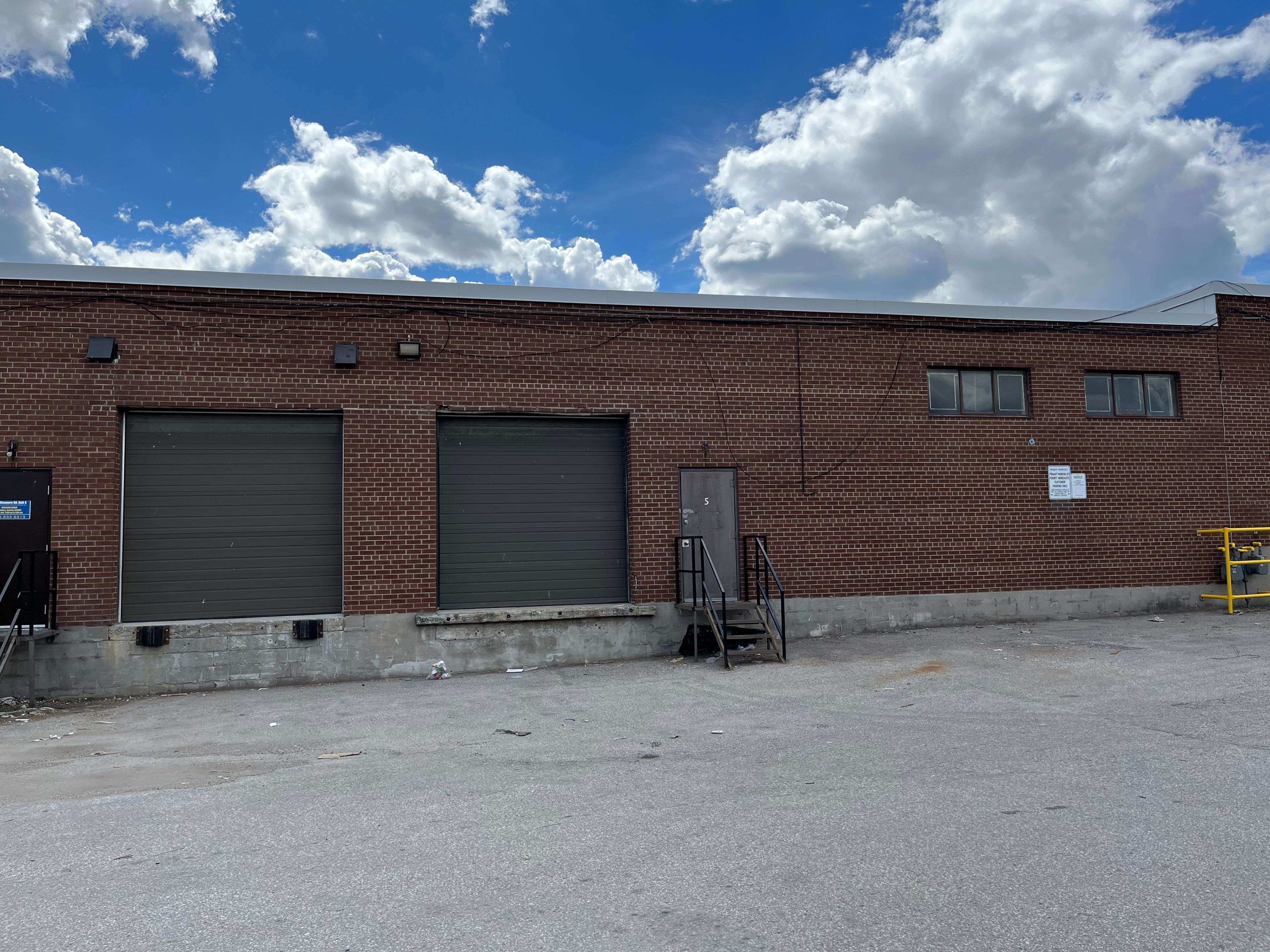 Toronto E09, ON M1H 2W1,1970 Ellesmere RD ## 3