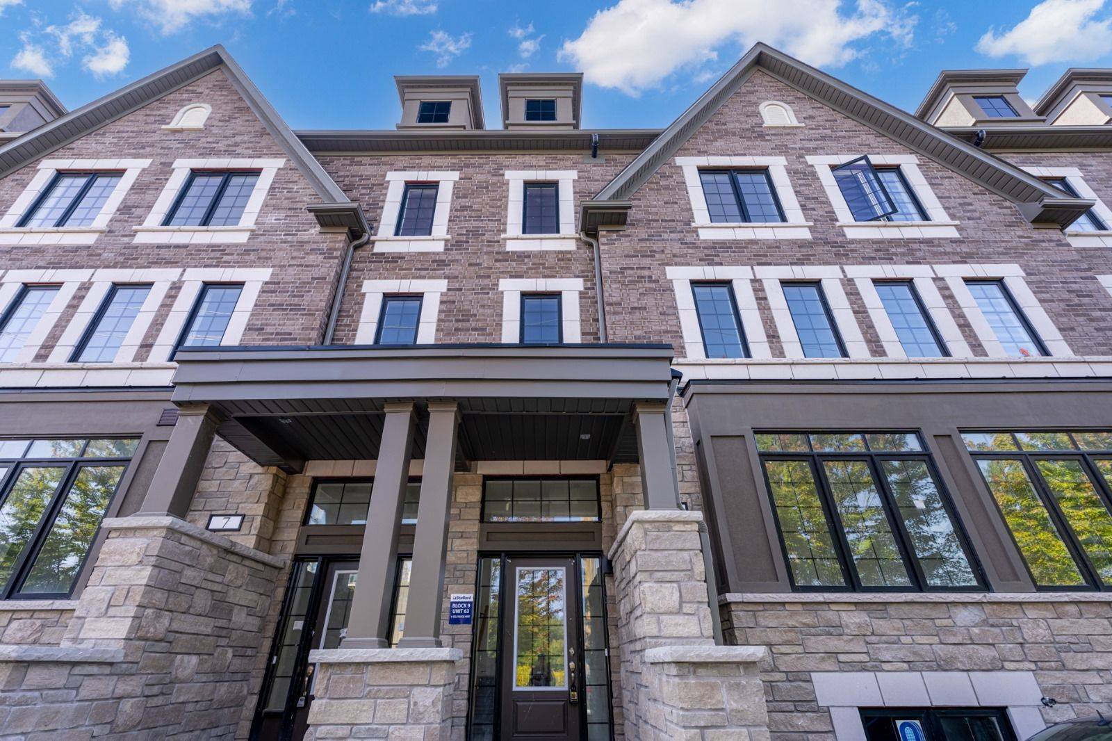 9 Selfridge WAY, Whitby, ON L1N 3N9