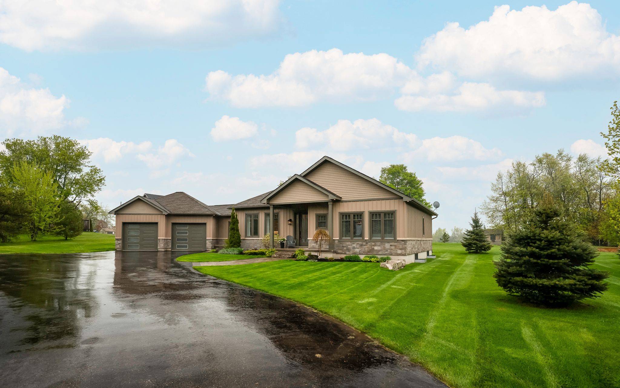 Mono, ON L9W 6G3,23A Madill DR