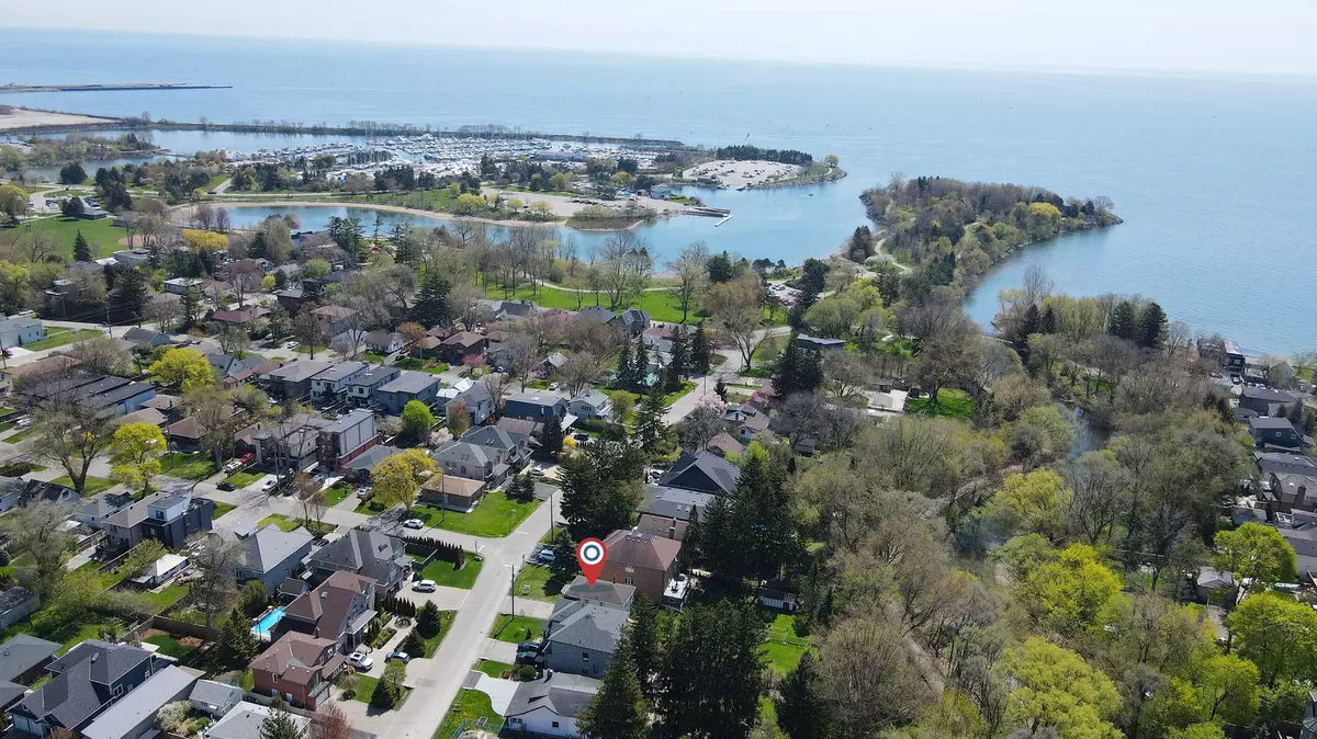 Mississauga, ON L5G 4G3,928 Hampton CRES
