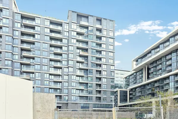 Toronto C08, ON M5A 0L1,1 Edgewater DR #GPH 29