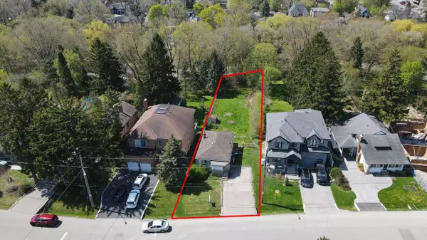 Mississauga, ON L5G 4G3,928 Hampton CRES