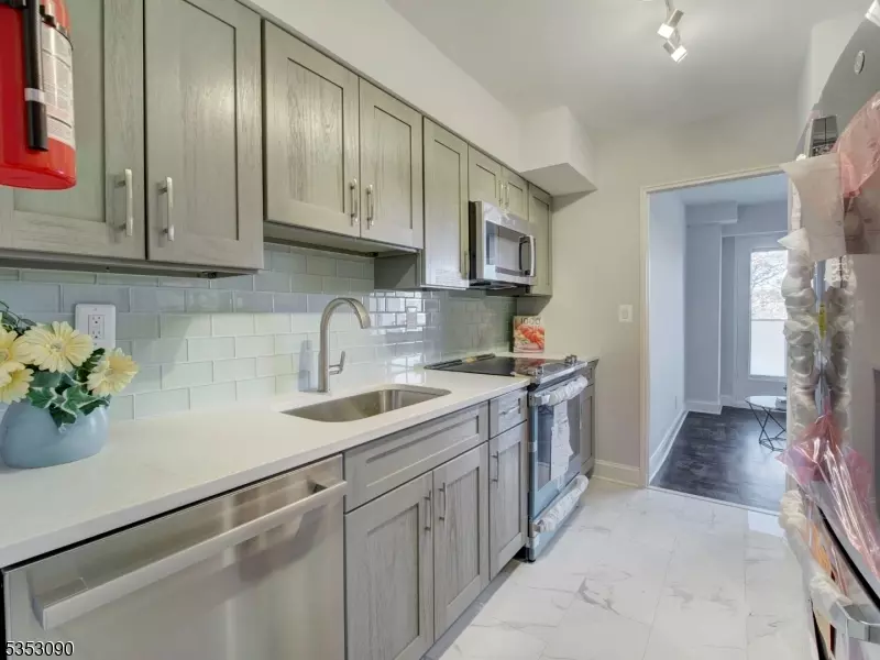 377 S Harrison Street #5H, East Orange City, NJ 07018