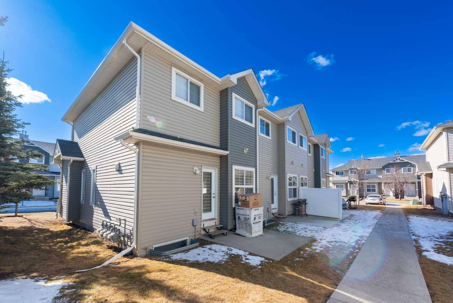 Calgary, AB T3J 0G8,111 Tarawood LN Northeast #348